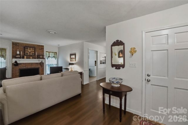 7626 Winterset Drive, Charlotte, NC 28270
