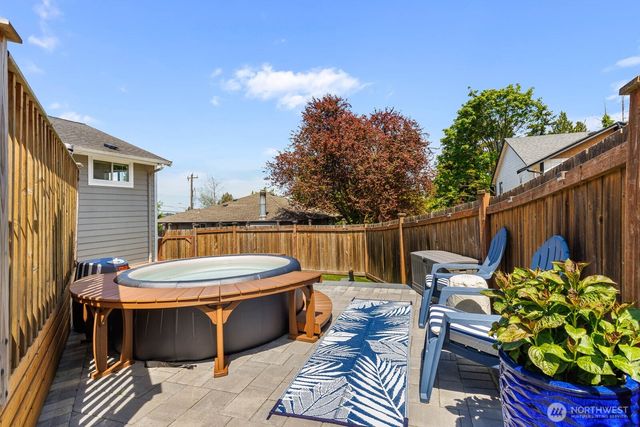 10038 59th Ave S, Seattle, WA 98178