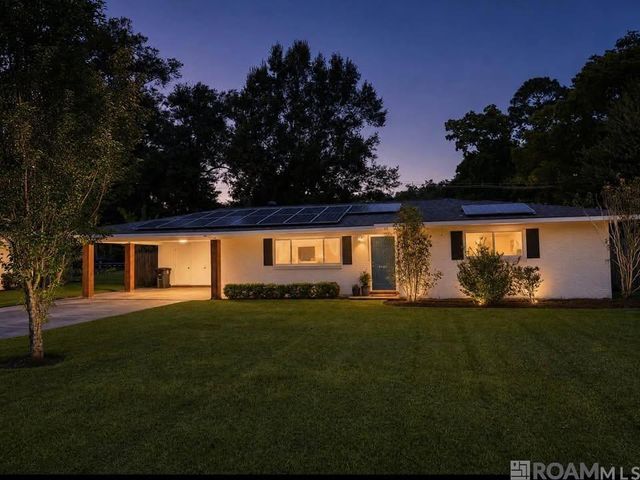 9925 Miraflores Dr, Baton Rouge, LA 70815