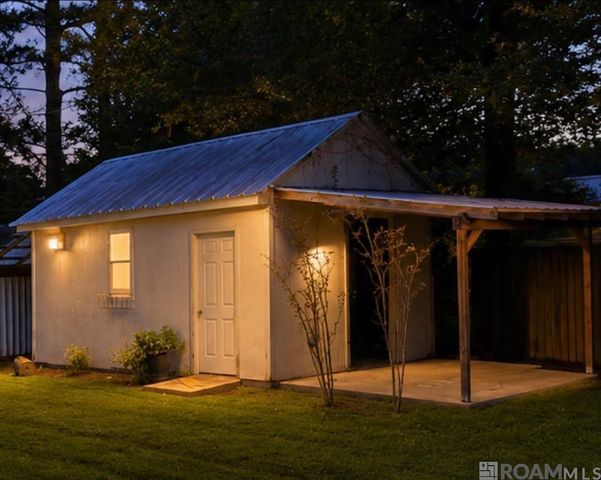 9925 Miraflores Dr, Baton Rouge, LA 70815