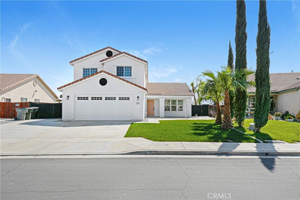 Image 1 of property listing at 812 Early Dawn, San Jacinto, CA 92582