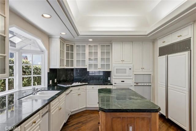 10190 Baywood Court, Los Angeles, CA 90077