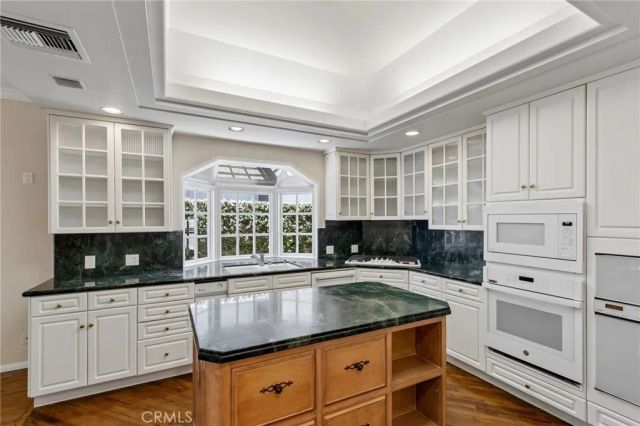 10190 Baywood Court, Los Angeles, CA 90077