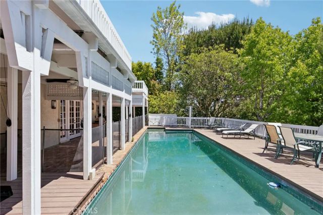 10190 Baywood Court, Los Angeles, CA 90077