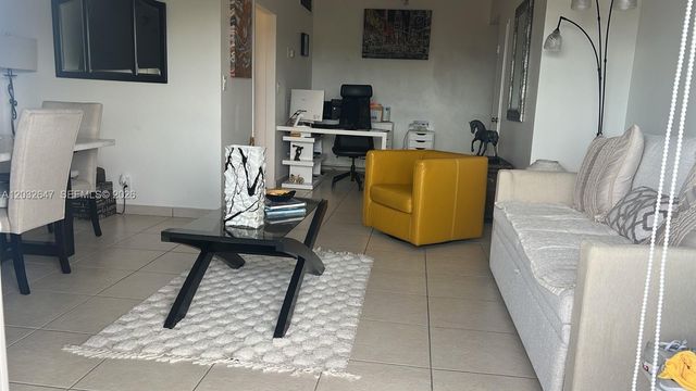 880 NE 69th Street 6R, Miami, FL 33138