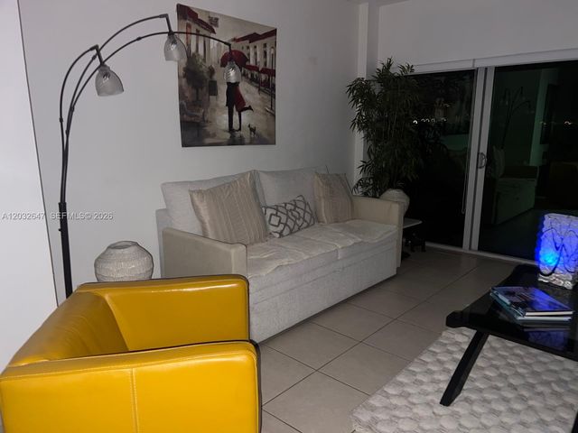 880 NE 69th Street 6R, Miami, FL 33138
