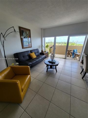 880 NE 69th Street 6R, Miami, FL 33138