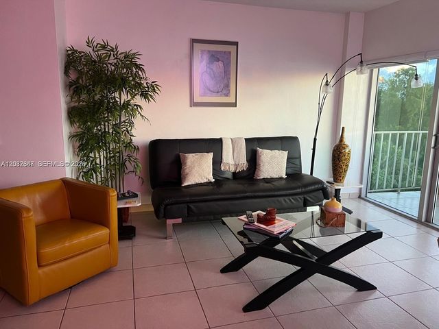 880 NE 69th Street 6R, Miami, FL 33138