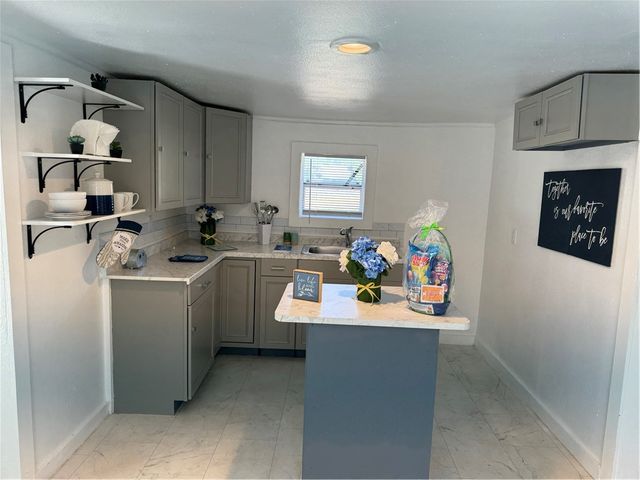 1110 Elgin St, Corpus Christi, TX 78405