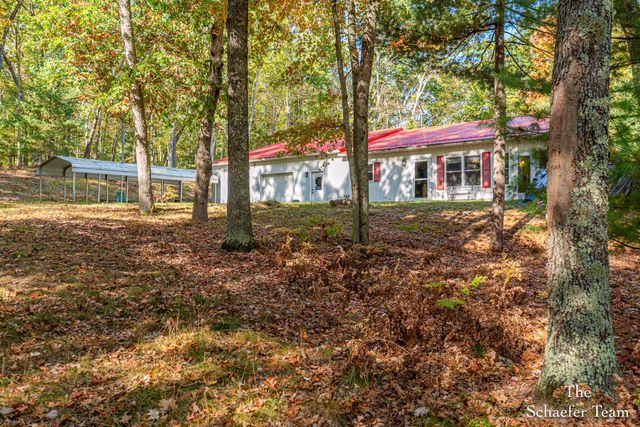 11256 S Roby Lake Drive, Baldwin, MI 49304