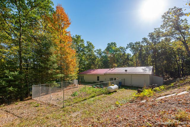 11256 S Roby Lake Drive, Baldwin, MI 49304