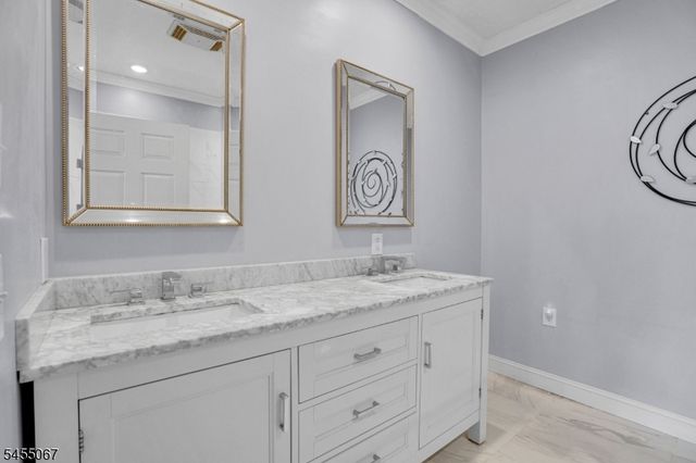 8 Allister Ct, Lincoln Park Boro, NJ 07035
