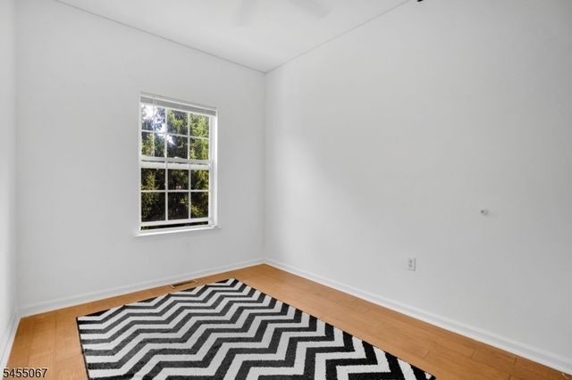 8 Allister Ct, Lincoln Park Boro, NJ 07035