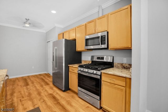 8 Allister Ct, Lincoln Park Boro, NJ 07035