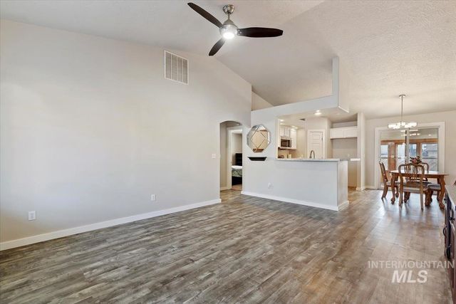 1700 S Camas, Nampa, ID 83686