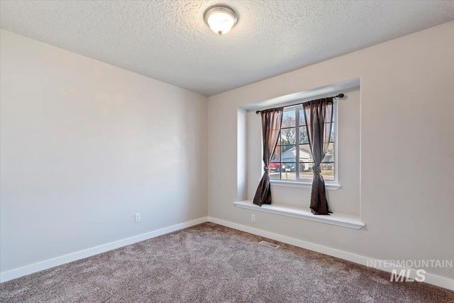 1700 S Camas, Nampa, ID 83686