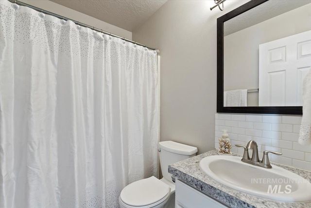 1700 S Camas, Nampa, ID 83686