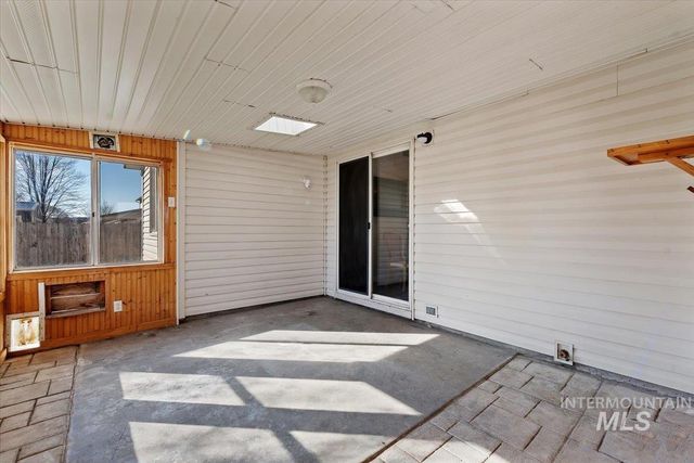 1700 S Camas, Nampa, ID 83686