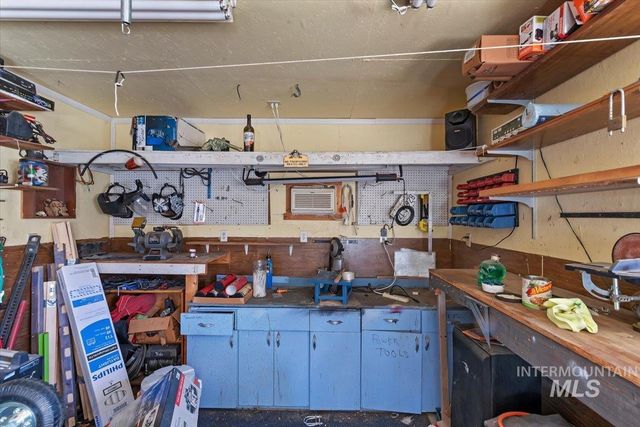 1700 S Camas, Nampa, ID 83686