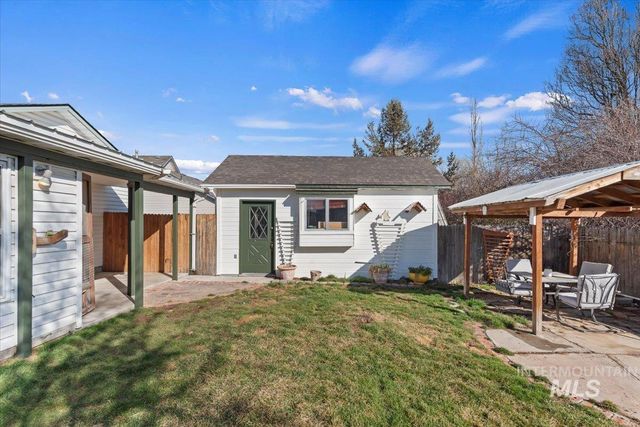 1700 S Camas, Nampa, ID 83686