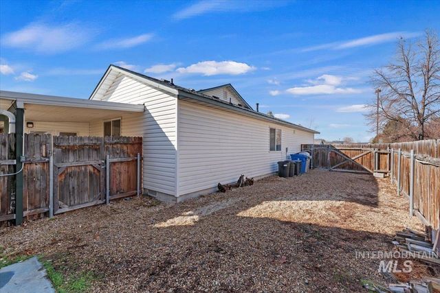 1700 S Camas, Nampa, ID 83686