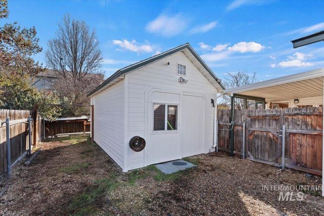 1700 S Camas, Nampa, ID 83686