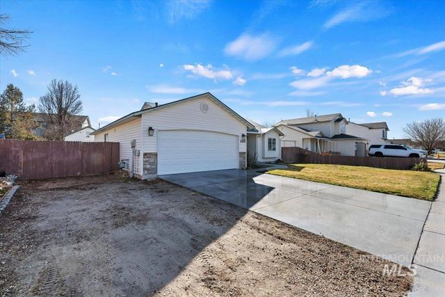 1700 S Camas, Nampa, ID 83686