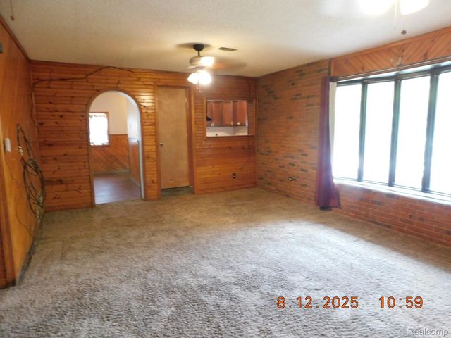 207 Garden Lane, Fowlerville Village, MI 48836