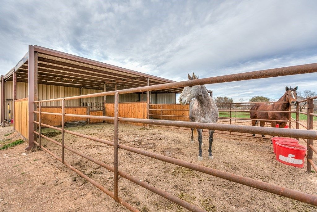 Image 3 of property listing at 6650 Treece Rd, San Angelo, TX 76905