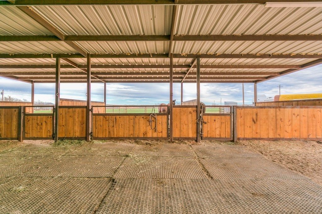 Image 4 of property listing at 6650 Treece Rd, San Angelo, TX 76905