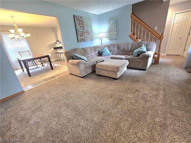 1742 Steese Road, Green, OH 44685