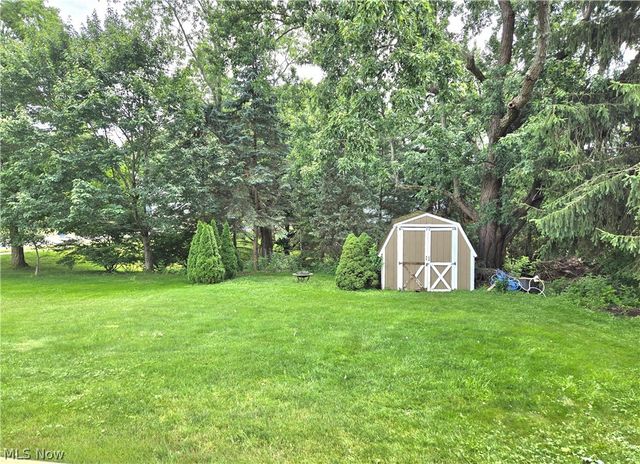 1742 Steese Road, Green, OH 44685