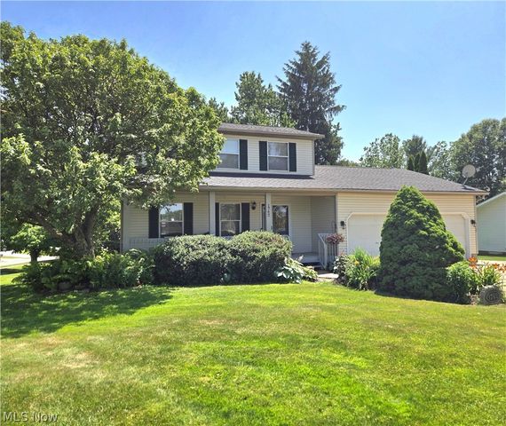 1742 Steese Road, Green, OH 44685