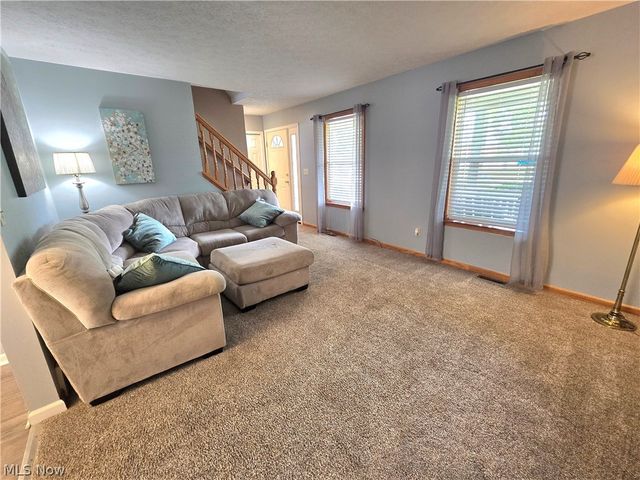 1742 Steese Road, Green, OH 44685