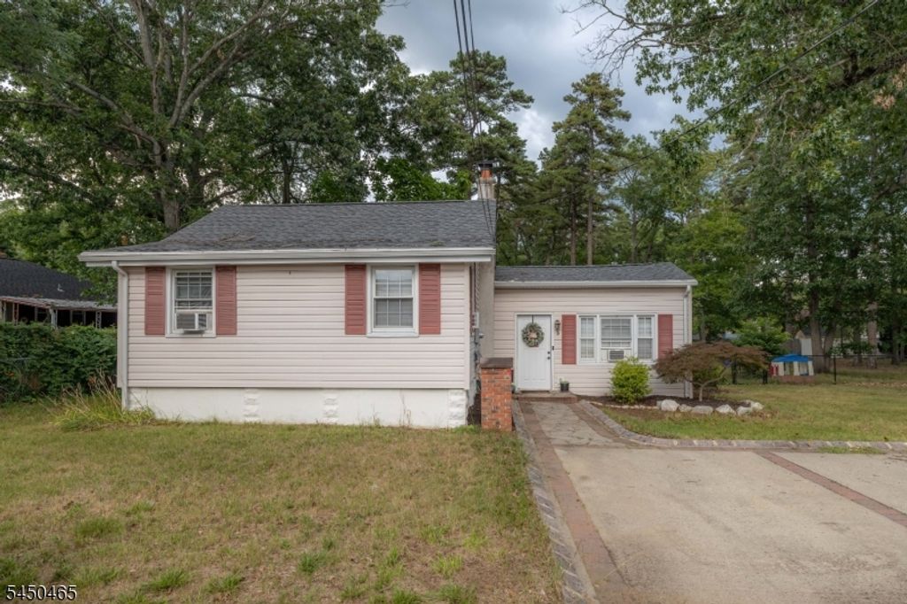 5 Clark St, Spotswood Boro, NJ 08884
