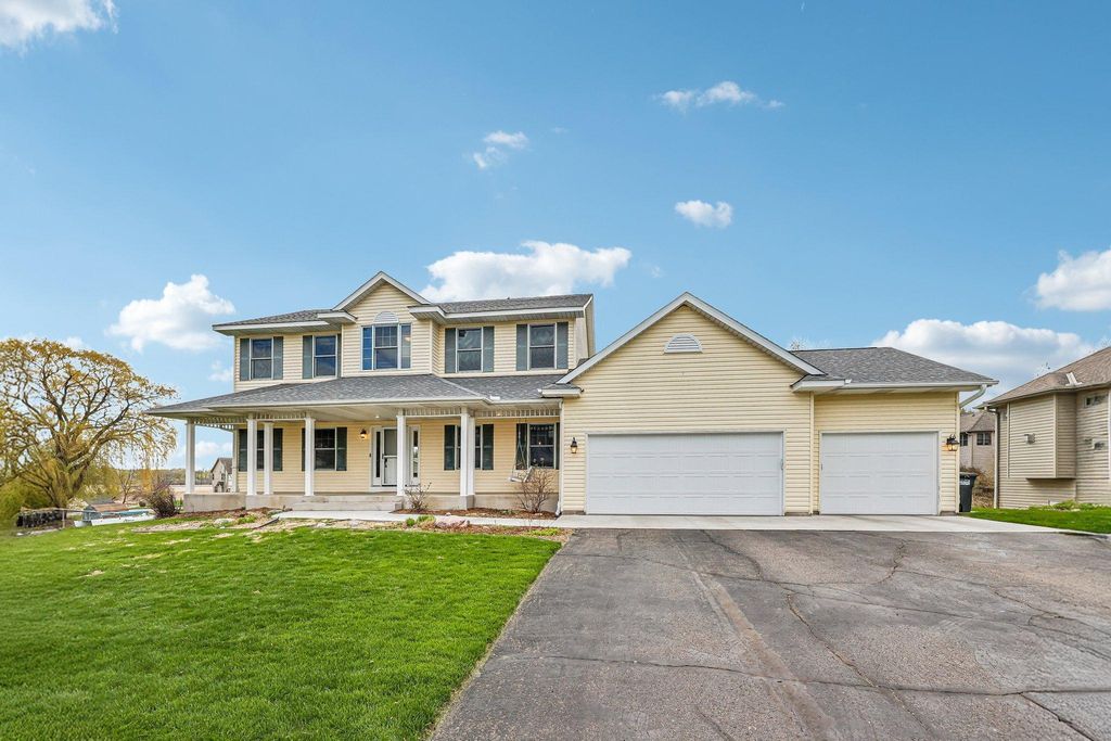 2608 Sandterra Circle, White Bear Twp, MN 55110