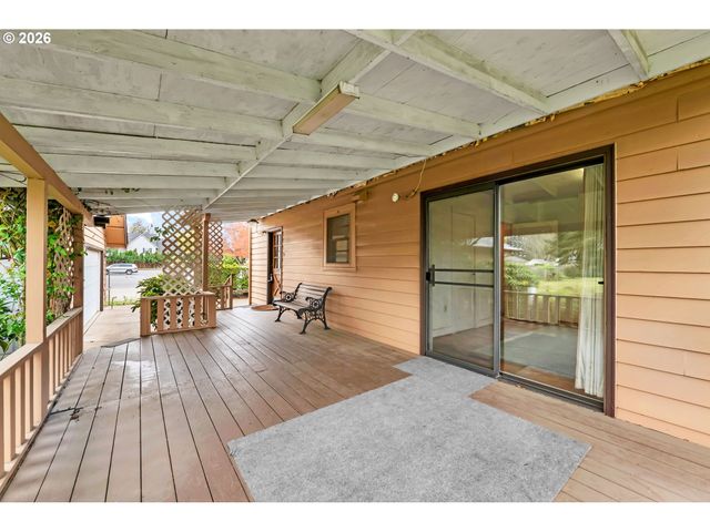 1521 GILHAM Rd, Eugene, OR 97401