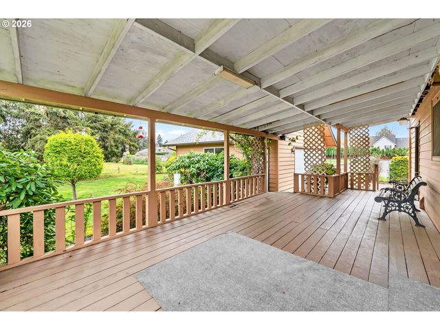 1521 GILHAM Rd, Eugene, OR 97401