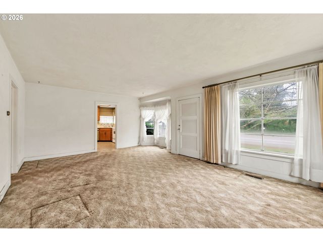 1521 GILHAM Rd, Eugene, OR 97401