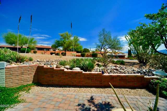 1360 W Camino Alicante, Green Valley, AZ 85622