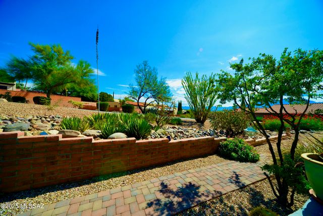 1360 W Camino Alicante, Green Valley, AZ 85622