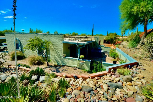 1360 W Camino Alicante, Green Valley, AZ 85622