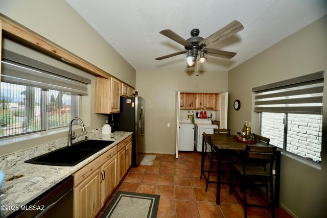 1360 W Camino Alicante, Green Valley, AZ 85622