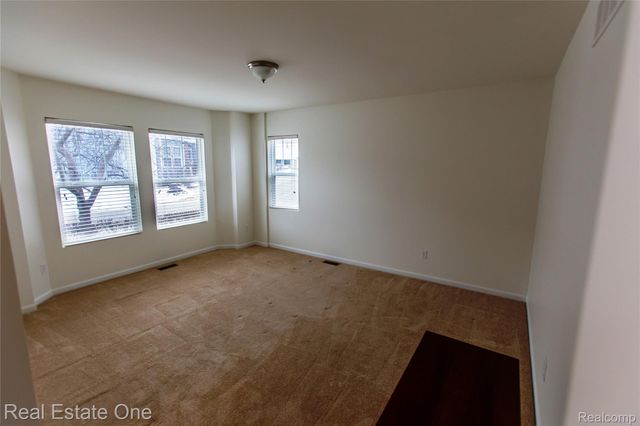 146 Jordyn Way, Oxford Village, MI 48371