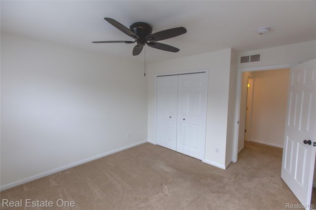 146 Jordyn Way, Oxford Village, MI 48371