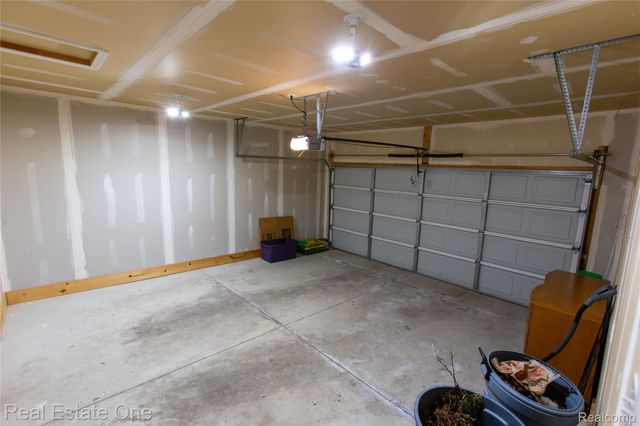 146 Jordyn Way, Oxford Village, MI 48371