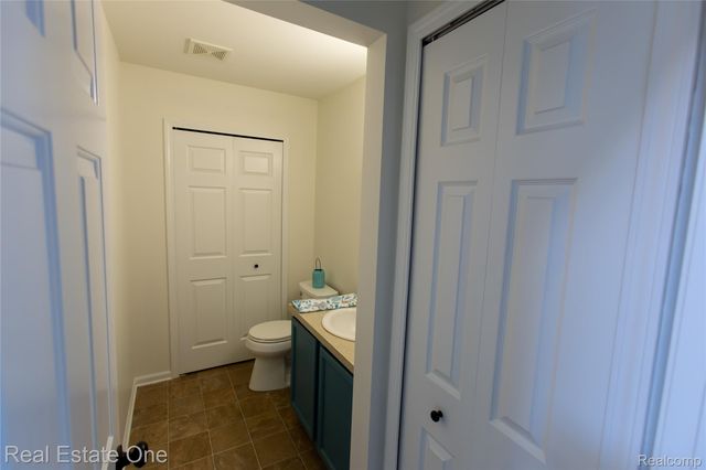 146 Jordyn Way, Oxford Village, MI 48371