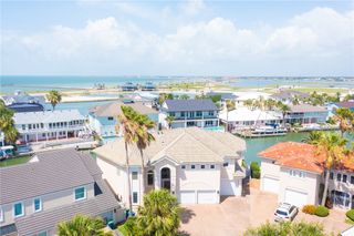 10 Kingfisher, Rockport, TX 78382