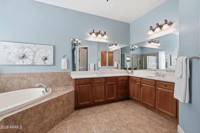 18116 W WILLOW Drive, Goodyear, AZ 85338