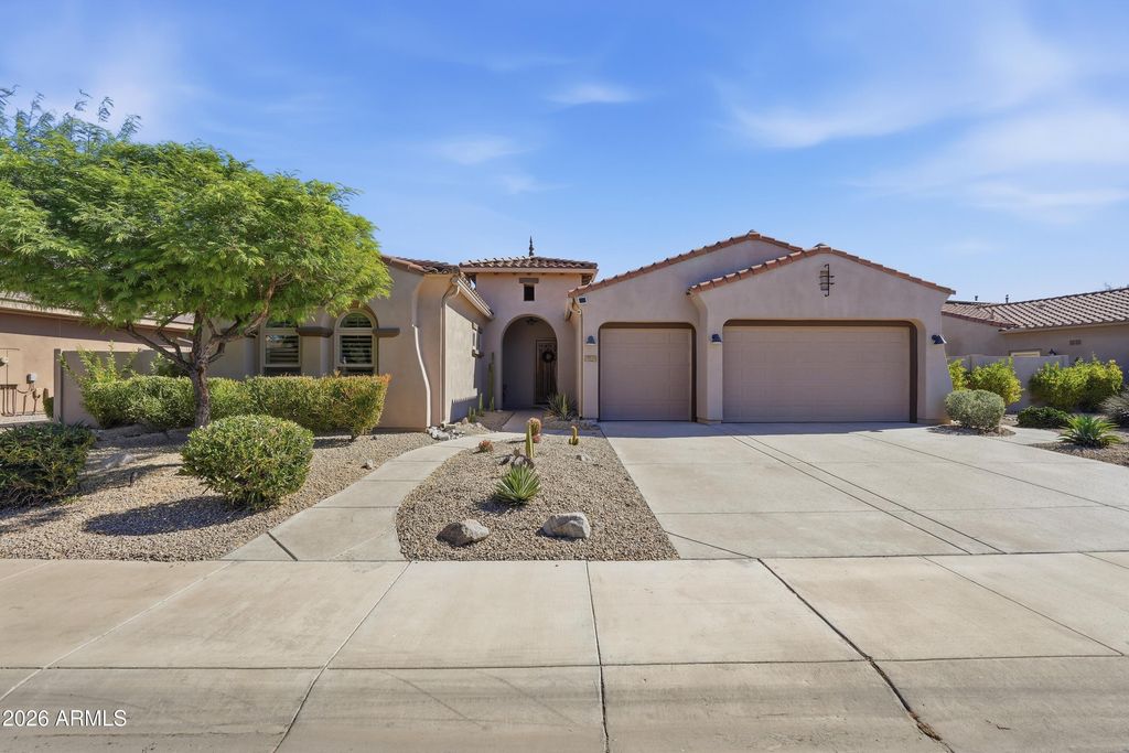 18116 W WILLOW Drive, Goodyear, AZ 85338